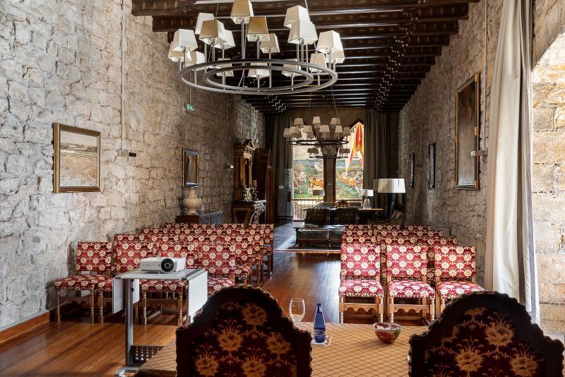 Hotel De 4*
